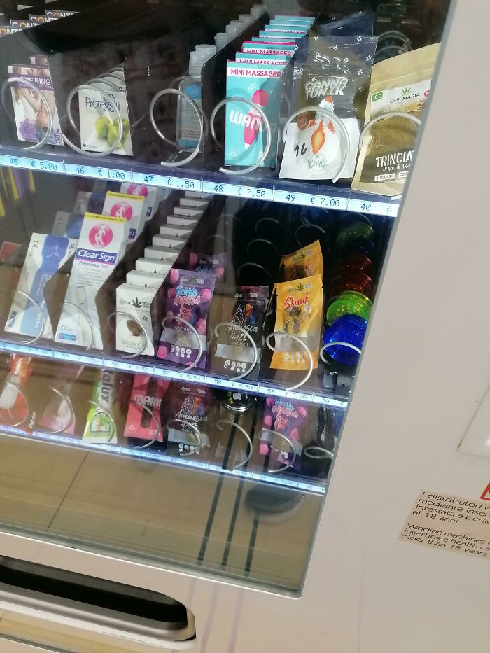 CBD Products In The Vending Machine (Catania, Italy)