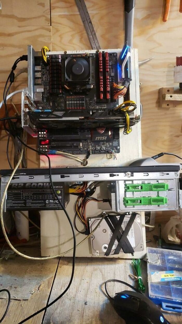 Gaming-Setups-Threatening-Auras