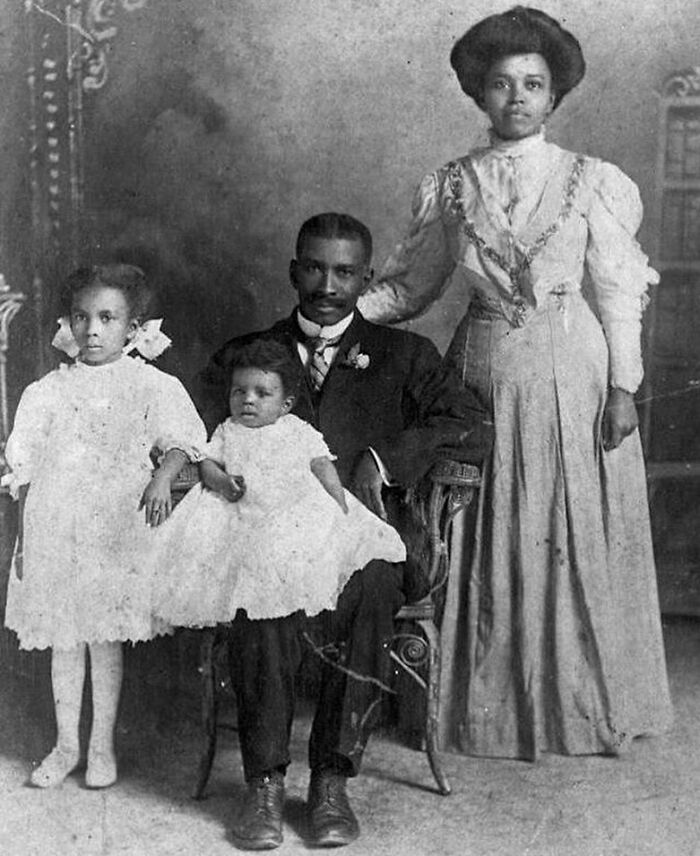Retrato de una familia en Gainesville, Florida, hacia 1900
