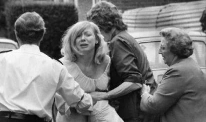 Former Beauty Queen, Miss Wyoming Winner 1973 Joyce Mckinney Being Arrested By Police After Kidnapping Mormon Missionary Kirk Anderson From His Church, Forcing Him To Be Her Sex Slave For 3 Days. 1977