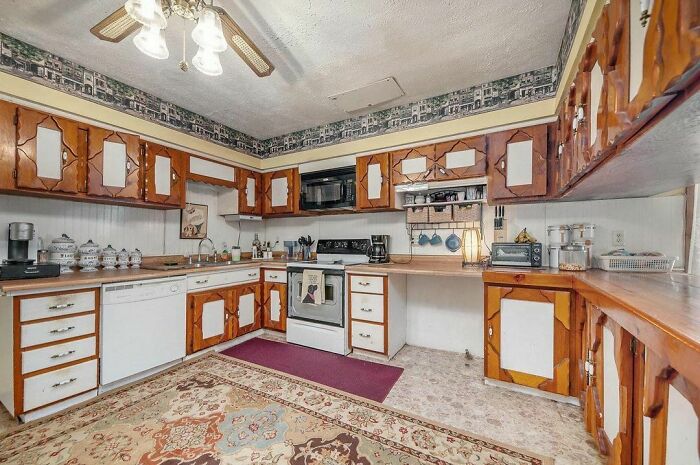 This Kitchen Is Ugly And I Hate It