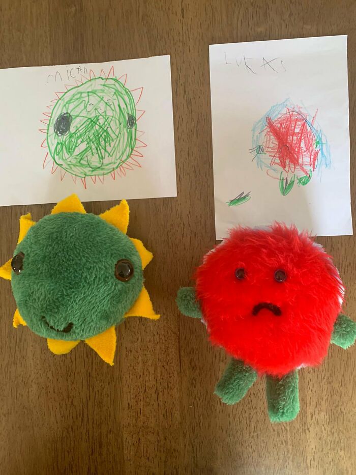 Teacher Goes Viral On Twitter After One Of Her Students’ Dad Posted The Plush Toys She Made Based On The Kids' Drawings (12 Pics)