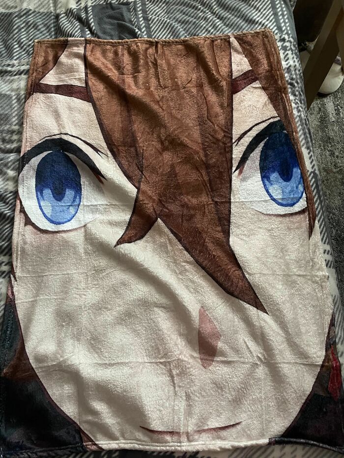 My Friends Thought I Needed A Cute Blanket To Remind Me Of My Favorite Character, Safe To Say I Had A Jumpscare In The Morning