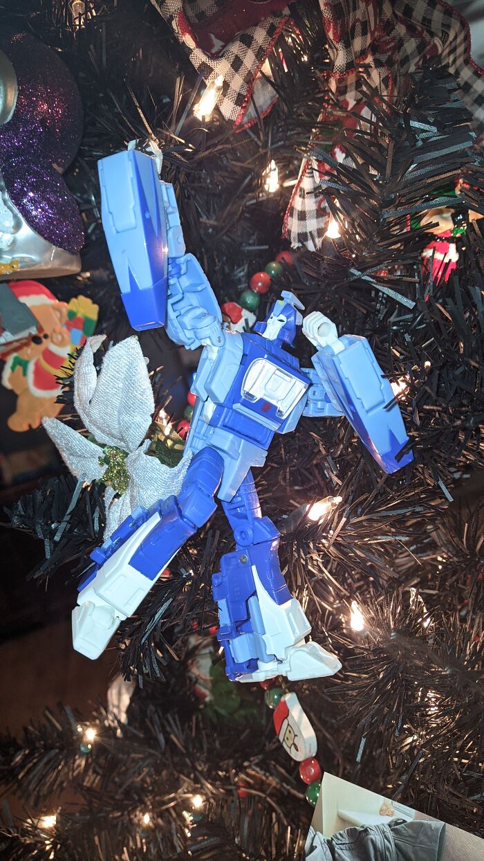Robots In Disguise As Christmas Tree Ornaments