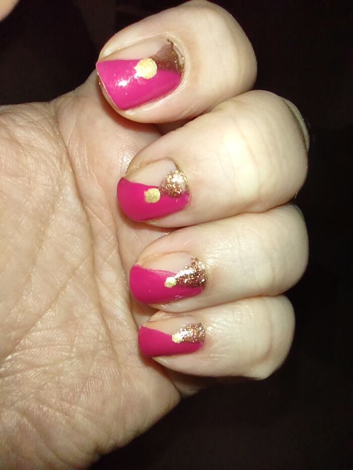 My Attempt At This Different Take On Xmas Nail Art. I Love It!