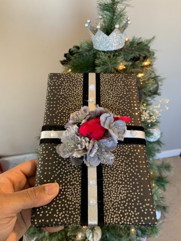 My "Gothic" Themed Christmas Wraps (16 Pics)