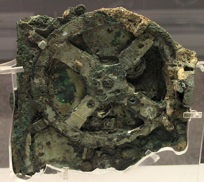 Antikythera Mechanism (205 BC – 100 BC)