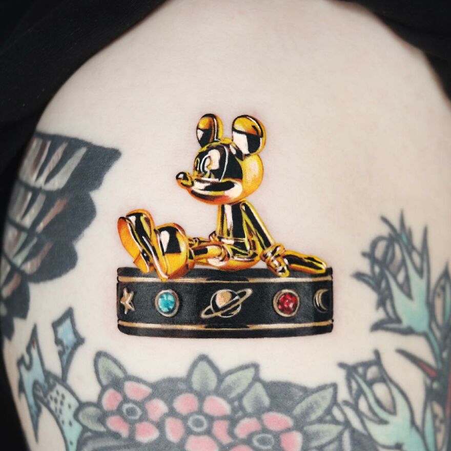 Tattoo Artist Adds Gold To His Tattoos Making Them Incredible