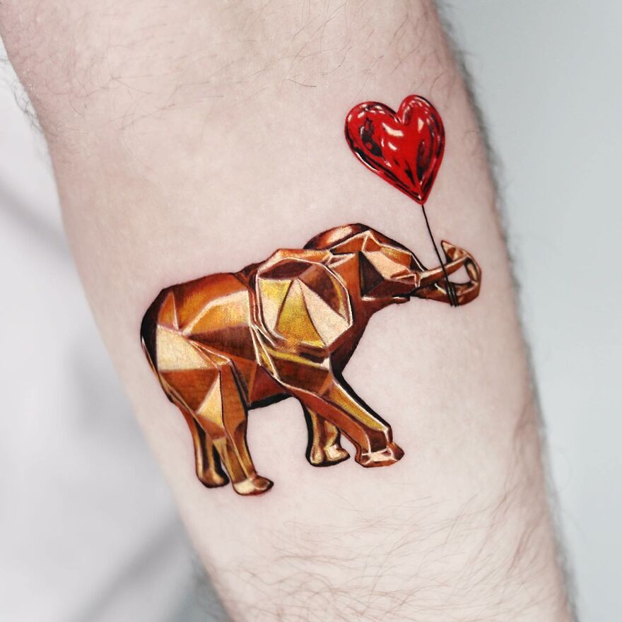 Tattoo Artist Adds Gold To His Tattoos Making Them Incredible