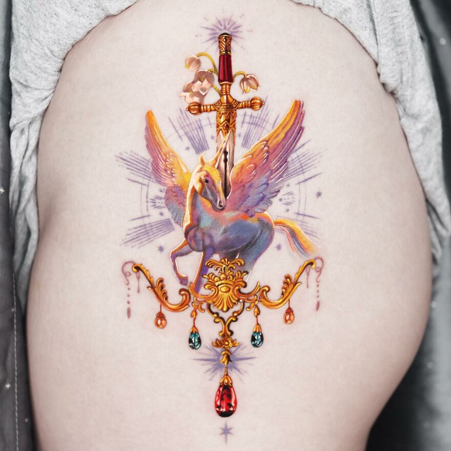 Tattoo Artist Adds Gold To His Tattoos Making Them Incredible