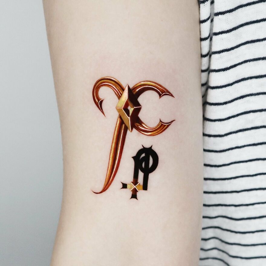 Tattoo Artist Adds Gold To His Tattoos Making Them Incredible