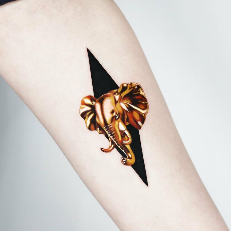 Tattoo Artist Adds Gold To His Tattoos Making Them Incredible