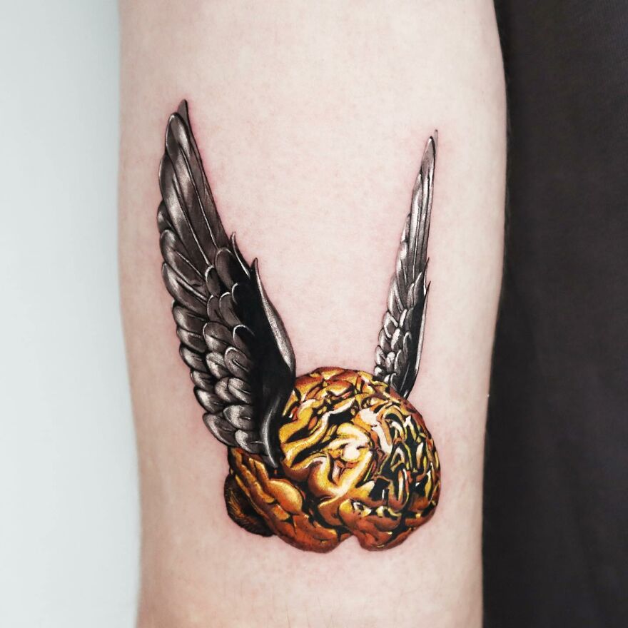 Tattoo Artist Adds Gold To His Tattoos Making Them Incredible