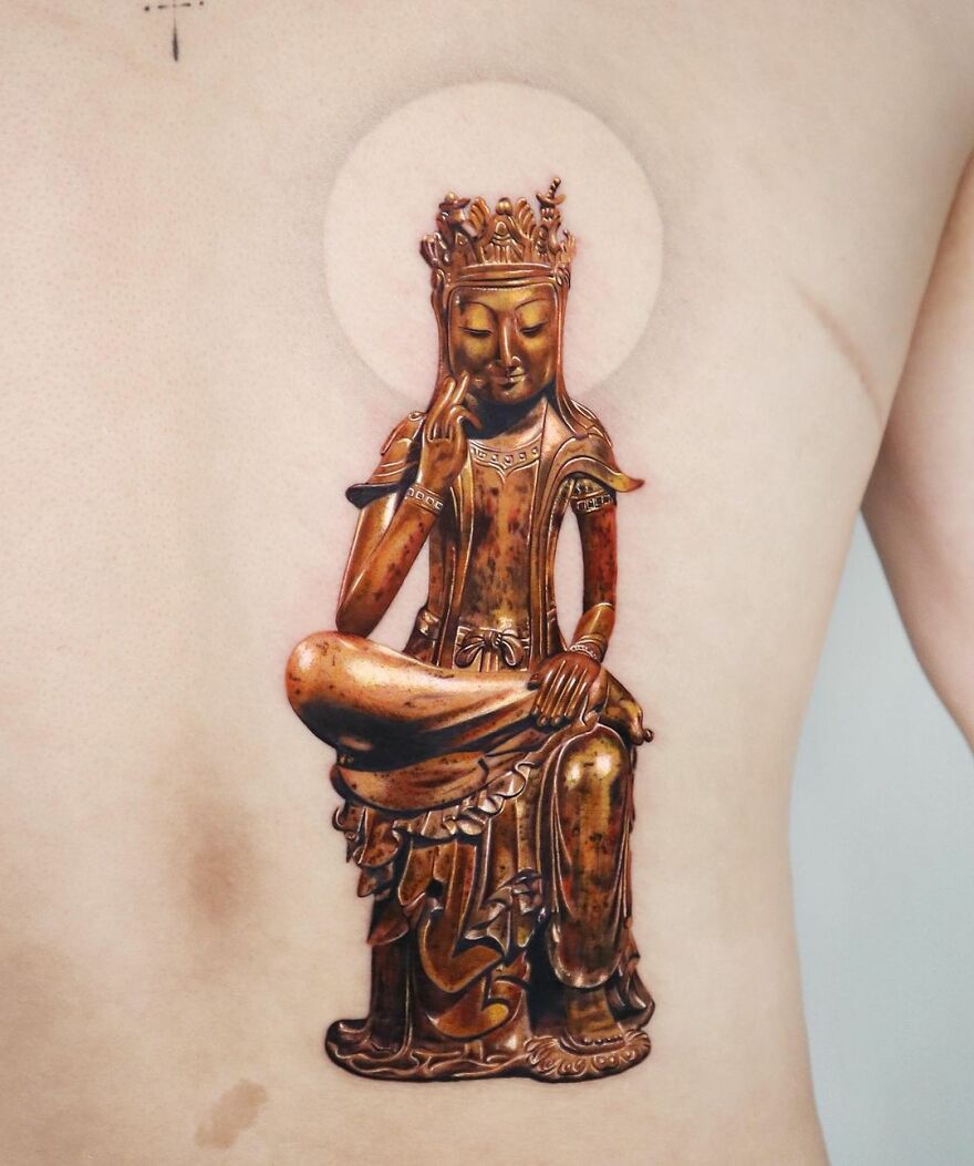 Tattoo Artist Adds Gold To His Tattoos Making Them Incredible