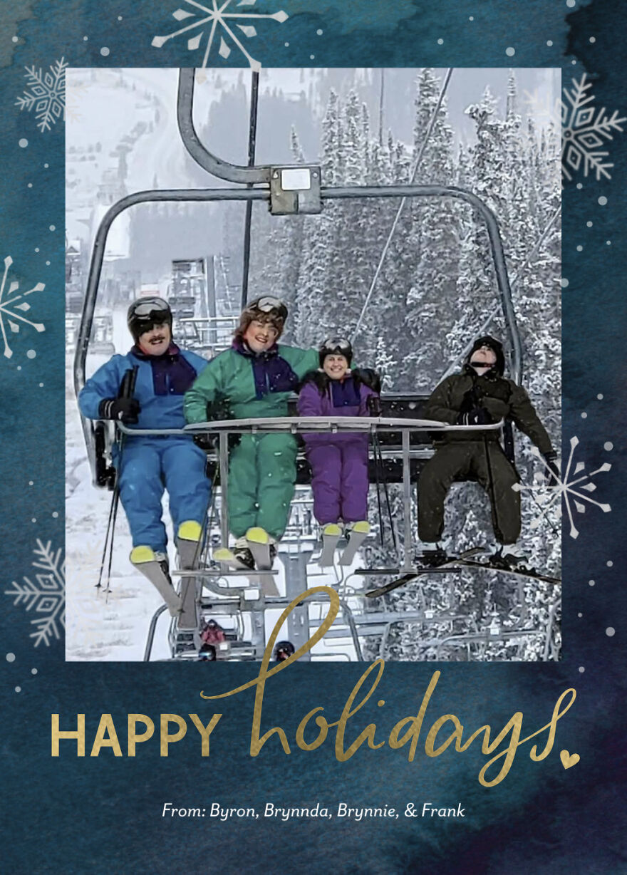 I Photoshopped Myself To Become My Own Awkward Family For My 8th Annual Holiday Card I Photoshopped Myself To Become My Own Awkward Family For My 8th Annual Holiday Card