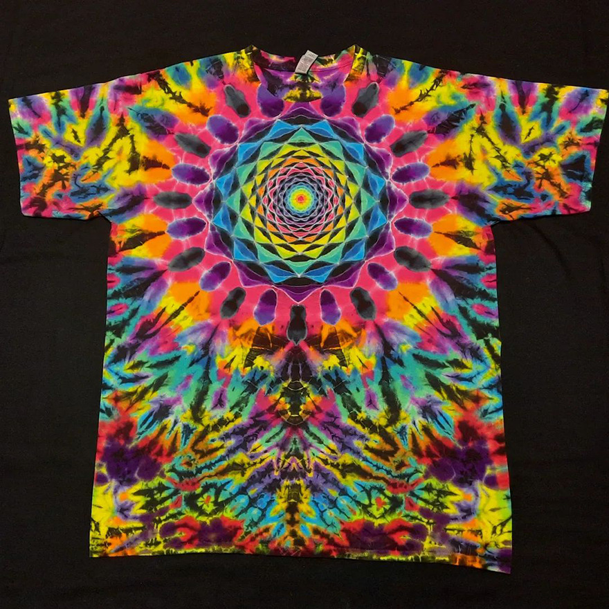 8 Tips for Printing on Tie-Dye Shirts