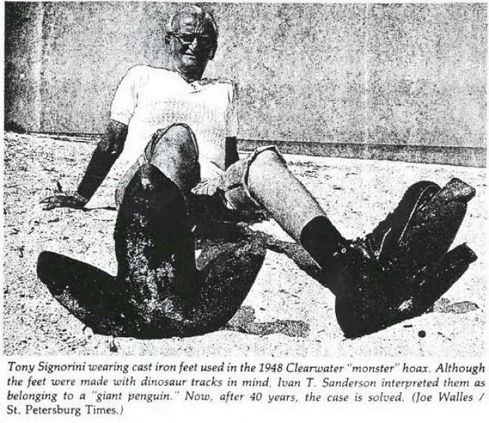En 1948, un hombre calzaba zapatos de plomo de 10 kilos y tres dedos y pisoteaba una playa de Florida durante la noche