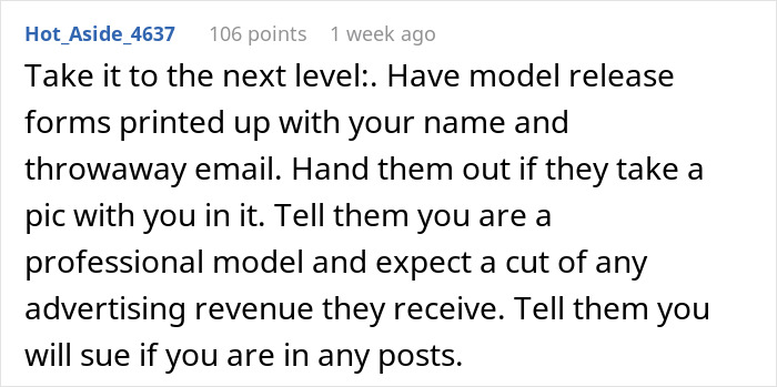 Person Has Had Enough Of Influencers Treating Public Spaces Like Their Private Studio, Dedicates Vacation To Ruining Their Photos Person Has Had Enough Of Influencers Treating Public Spaces Like Their Private Studio, Dedicates Vacation To Ruining Their Photos