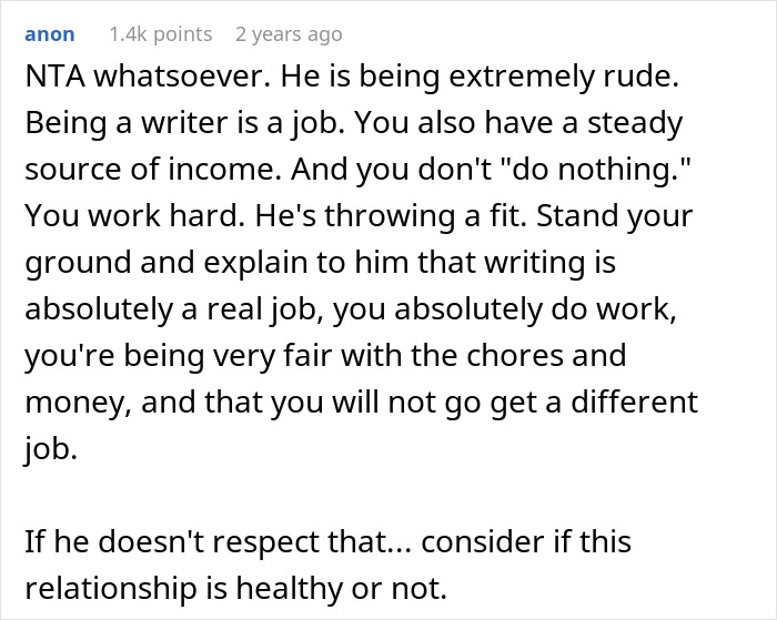 Writer Asks Whether She’s Being “Unreasonable” For Refusing To Find A Different Job To Fit Her Boyfriend’s Expectations