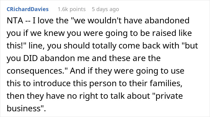 Bride Bans Polyamorous Parents' Throuple Partner From Her Wedding And Asks Folks Online If She's The Bad Guy