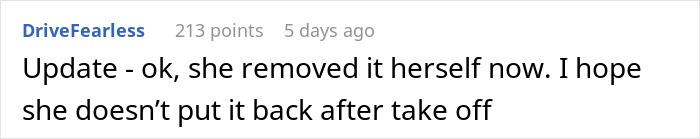 Plane Passenger Annoyed After Learning They Can’t Use Their Tray Table Because A Woman Put A Seat Attachment Over It Plane Passenger Annoyed After Learning They Can’t Use Their Tray Table Because A Woman Put A Seat Attachment Over It