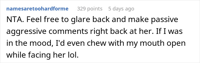 Vegetarian Can’t Stop Fellow Passenger From Eating Meat Next To Her, Involves The Cabin Crew Vegetarian Can’t Stop Fellow Passenger From Eating Meat Next To Her, Involves The Cabin Crew