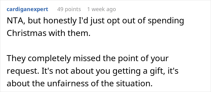 19 Y.O. Discovers Parents Got Gifts For His Sibling Despite Agreeing Not To Get Gifts For Anyone, Says He Won’t Come Home For Christmas 19 Y.O. Discovers Parents Got Gifts For His Sibling Despite Agreeing Not To Get Gifts For Anyone, Says He Won’t Come Home For Christmas