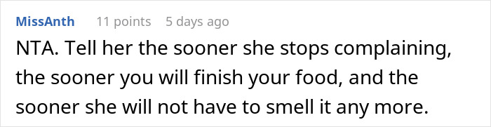 Vegetarian Can’t Stop Fellow Passenger From Eating Meat Next To Her, Involves The Cabin Crew Vegetarian Can’t Stop Fellow Passenger From Eating Meat Next To Her, Involves The Cabin Crew