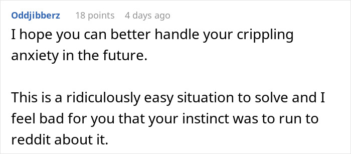 Plane Passenger Annoyed After Learning They Can’t Use Their Tray Table Because A Woman Put A Seat Attachment Over It Plane Passenger Annoyed After Learning They Can’t Use Their Tray Table Because A Woman Put A Seat Attachment Over It