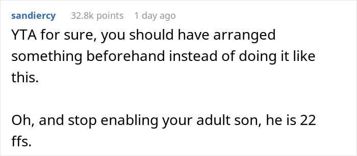 Parent Took Online Wondering Whether They’re Indeed A Jerk For Letting Their 22-Year-Old Bring Fast Food To A Wedding Parent Took Online Wondering Whether They’re Indeed A Jerk For Letting Their 22-Year-Old Bring Fast Food To A Wedding