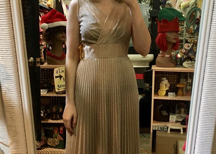 Hey Pandas, Share Your New Year’s Eve Outfit (Closed)