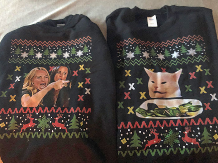 Mi novia y yo nos compramos jerseys navideños a juego, no suelo llevar ropa a juego, pero este año hice una excepción