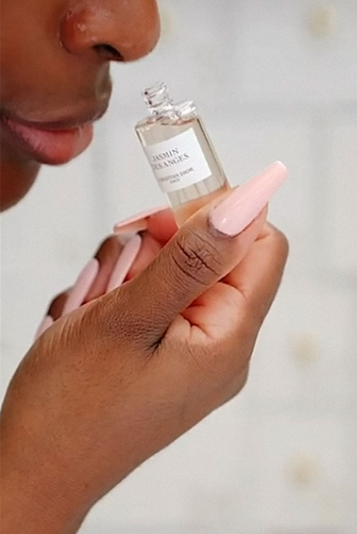 "Day 24 Should Have Been A Full Refund!": The Internet Slams Dior After Woman Shows What's Inside Their $3,500 Advent Calendar "Day 24 Should Have Been A Full Refund!": The Internet Slams Dior After Woman Shows What's Inside Their $3,500 Advent Calendar