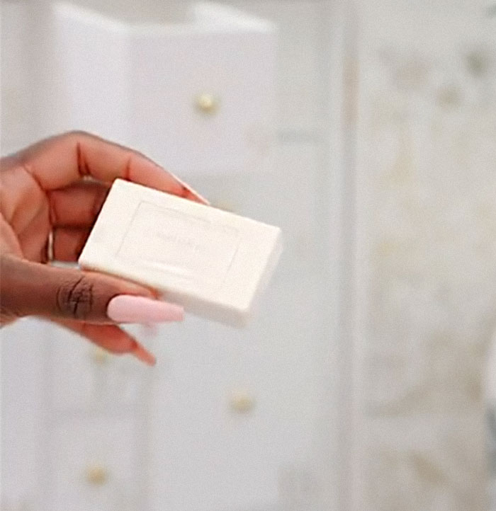 "Day 24 Should Have Been A Full Refund!": The Internet Slams Dior After Woman Shows What's Inside Their $3,500 Advent Calendar "Day 24 Should Have Been A Full Refund!": The Internet Slams Dior After Woman Shows What's Inside Their $3,500 Advent Calendar