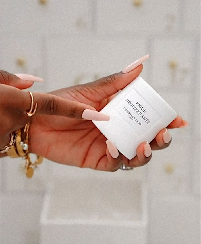 "Day 24 Should Have Been A Full Refund!": The Internet Slams Dior After Woman Shows What's Inside Their $3,500 Advent Calendar "Day 24 Should Have Been A Full Refund!": The Internet Slams Dior After Woman Shows What's Inside Their $3,500 Advent Calendar