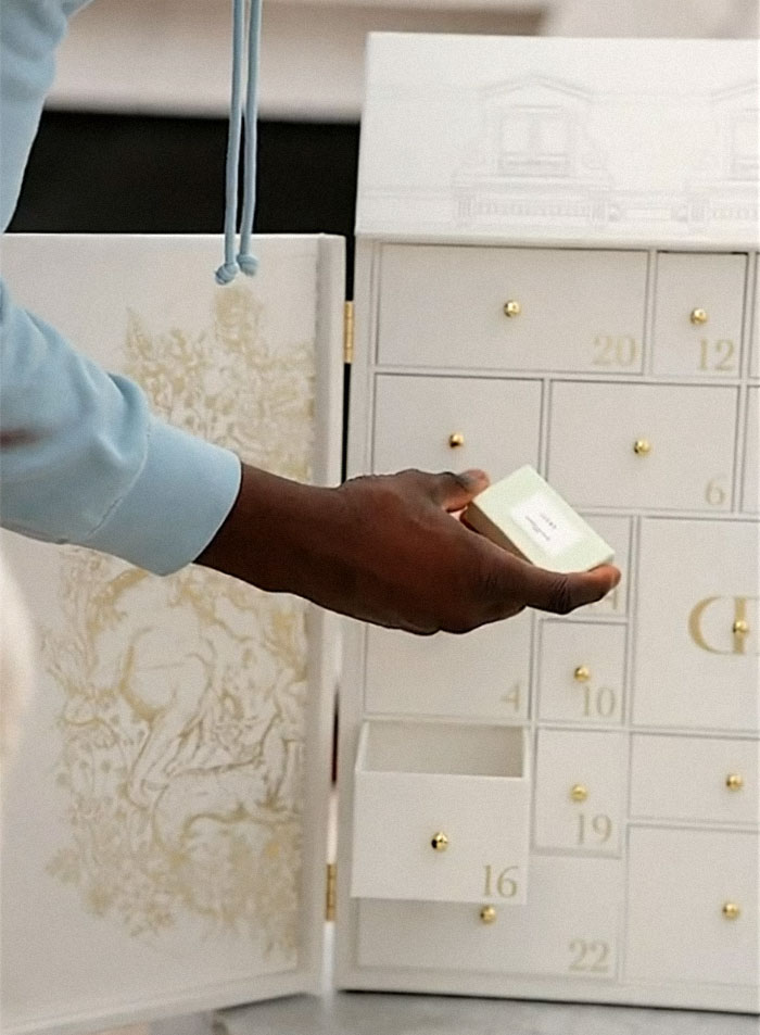 "Day 24 Should Have Been A Full Refund!": The Internet Slams Dior After Woman Shows What's Inside Their $3,500 Advent Calendar "Day 24 Should Have Been A Full Refund!": The Internet Slams Dior After Woman Shows What's Inside Their $3,500 Advent Calendar