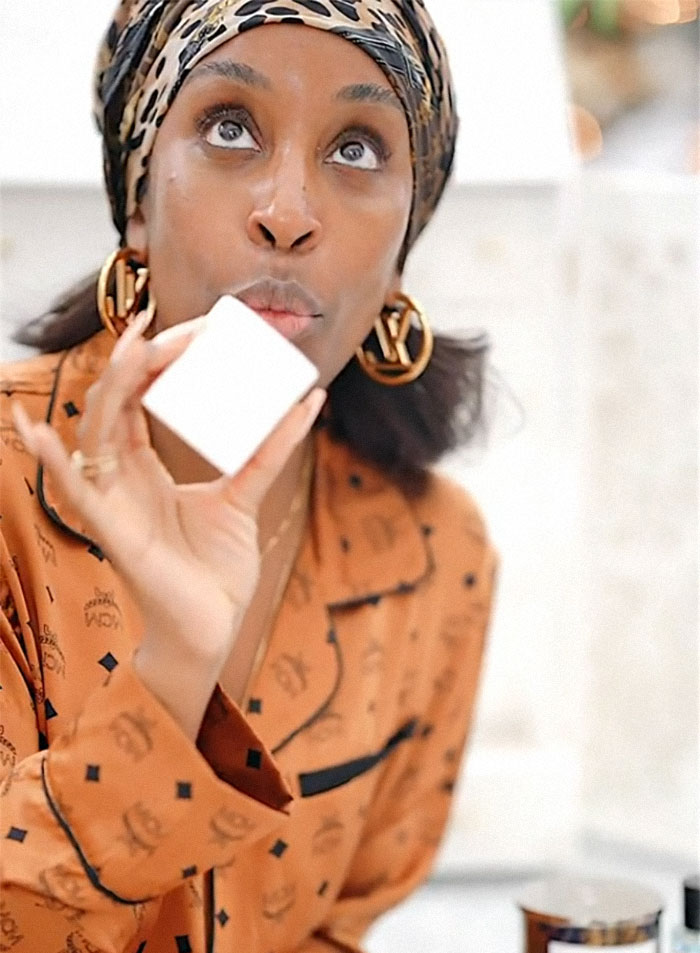 "Day 24 Should Have Been A Full Refund!": The Internet Slams Dior After Woman Shows What's Inside Their $3,500 Advent Calendar "Day 24 Should Have Been A Full Refund!": The Internet Slams Dior After Woman Shows What's Inside Their $3,500 Advent Calendar