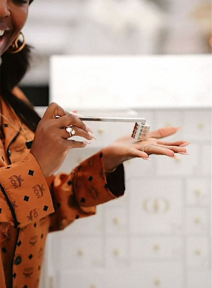 "Day 24 Should Have Been A Full Refund!": The Internet Slams Dior After Woman Shows What's Inside Their $3,500 Advent Calendar "Day 24 Should Have Been A Full Refund!": The Internet Slams Dior After Woman Shows What's Inside Their $3,500 Advent Calendar