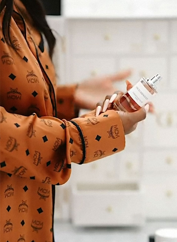 "Day 24 Should Have Been A Full Refund!": The Internet Slams Dior After Woman Shows What's Inside Their $3,500 Advent Calendar "Day 24 Should Have Been A Full Refund!": The Internet Slams Dior After Woman Shows What's Inside Their $3,500 Advent Calendar