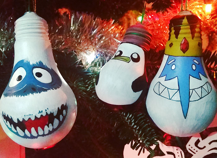 Every Christmas, My Significant Other And I Turn Old Lightbulbs Into Ornaments For Our Tree. Here's This Year's Batch