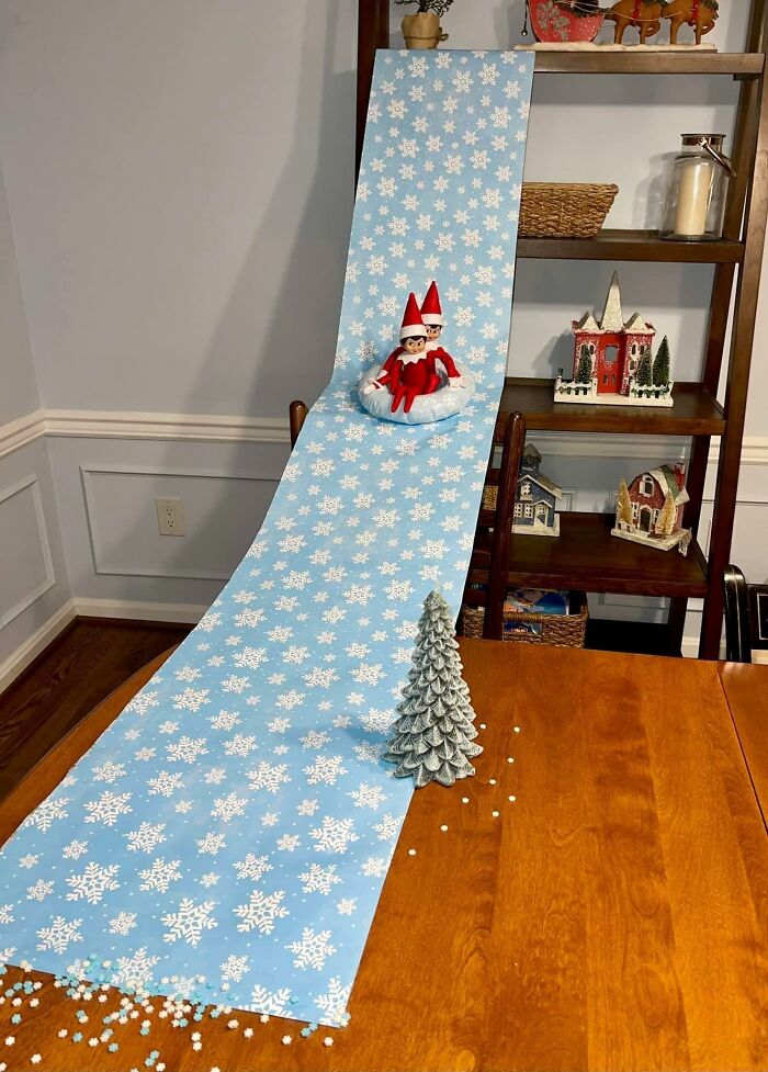 This Is Just A Table Runner Or Wrapping Paper This Is A Cute Idea As Well