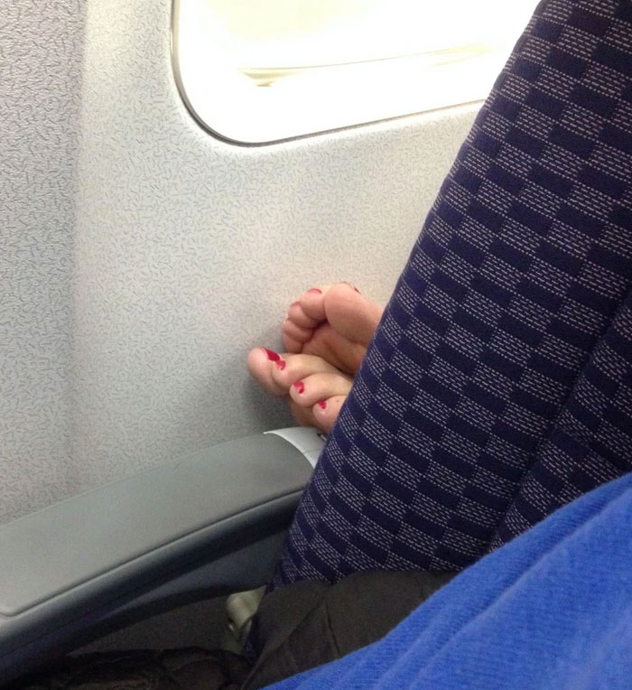 Pilot Shares Plane Etiquette Rules That Some People Still Can't Seem To Grasp