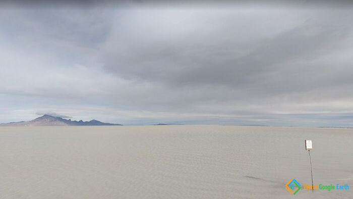 "Bonneville Salt Flats". Tooele County, Utah, USA