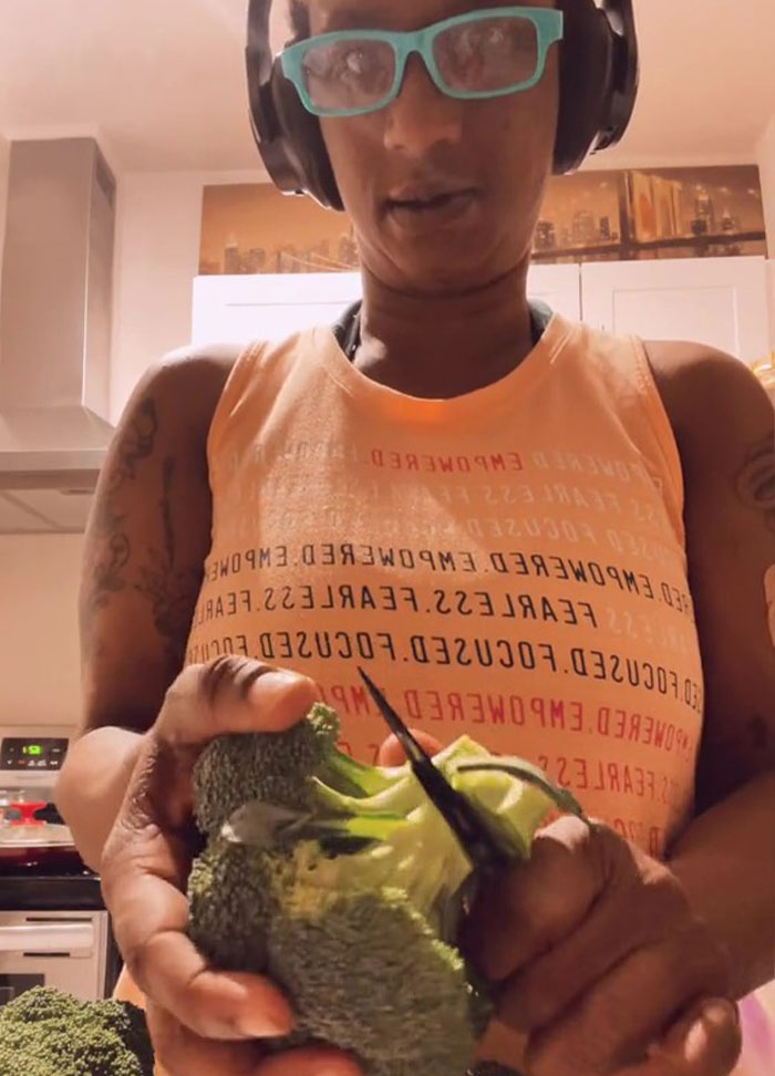 Woman shares shopping hack to cut broccoli stems to save money, but people online react with roast
