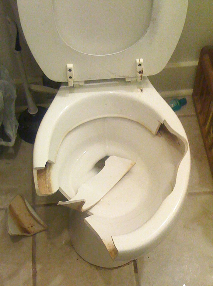 "You’re Throwing Us Out?": Woman Throws Out Her Husband's Brother And His Two Kids From Her Home After They Broke All The Toilets "You’re Throwing Us Out?": Woman Throws Out Her Husband's Brother And His Two Kids From Her Home After They Broke All The Toilets