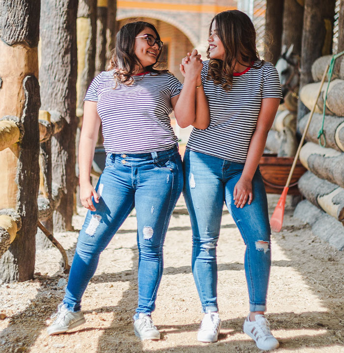21 Identical Twins Reveal The Most Memorable Times They Switched Places And Fooled Everyone