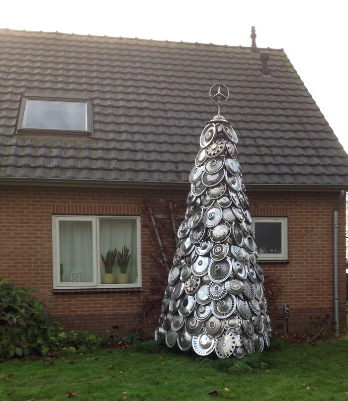 Our Tree Made Of Hubcaps!