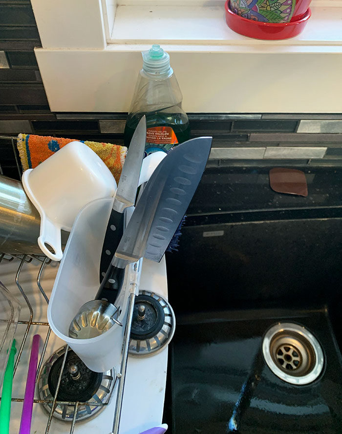 This Is How My Wife Lets The Razor Sharp Knives Dry