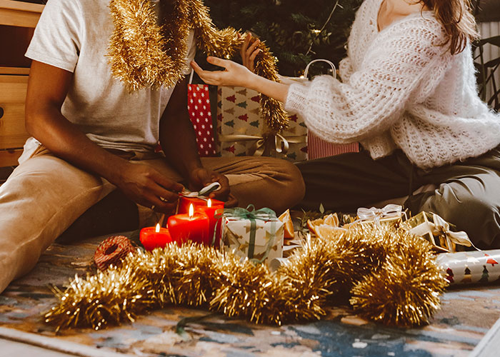 Mom Refuses To Cancel Family Christmas Hike For Son’s “Out Of Shape” Girlfriend Mom Refuses To Cancel Family Christmas Hike For Son’s “Out Of Shape” Girlfriend
