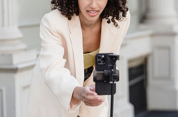 Person Has Had Enough Of Influencers Treating Public Spaces Like Their Private Studio, Dedicates Vacation To Ruining Their Photos Person Has Had Enough Of Influencers Treating Public Spaces Like Their Private Studio, Dedicates Vacation To Ruining Their Photos